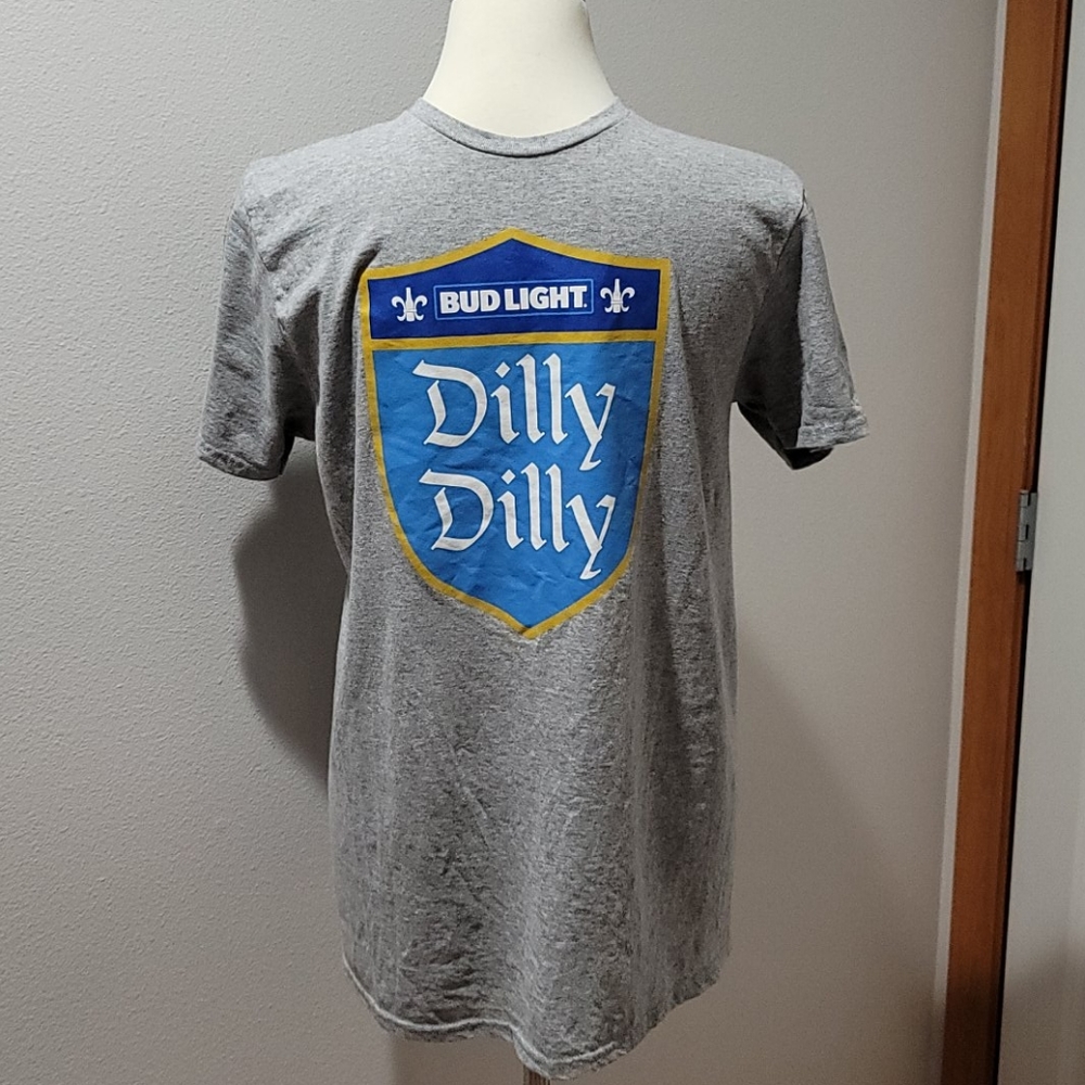 BUD LIGHT DILLY DILLY T-SHIRT BLUE & GREY MENS SHORT SLEEVE TOP SIZE MEDIUM - Picture 2 of 9